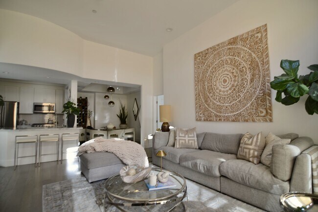 Building Photo - 5703 Laurel Canyon Blvd