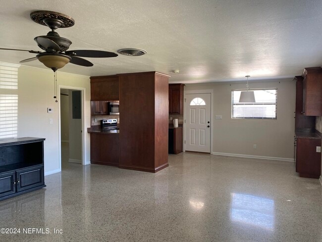 Building Photo - 104 St Elmo Rd