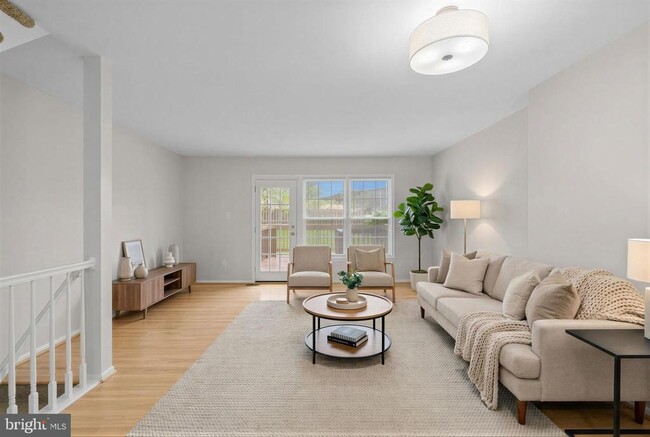 Building Photo - 8640 Dellway Ln