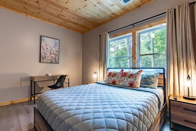 Building Photo - 43 Medina Ct