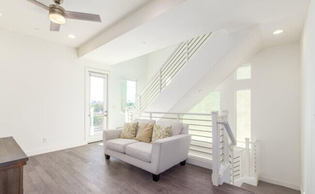 Building Photo - 6810 E Lyra Dr