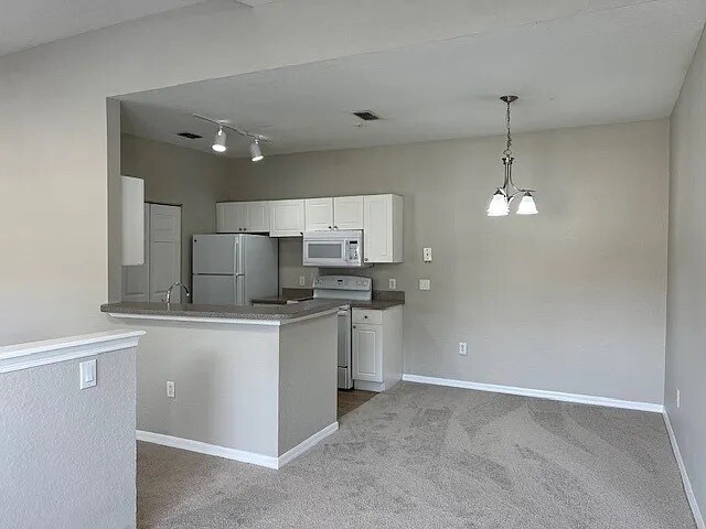 Building Photo - 852 Grand Regency Pointe