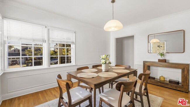 Building Photo - 10575 Holman Ave