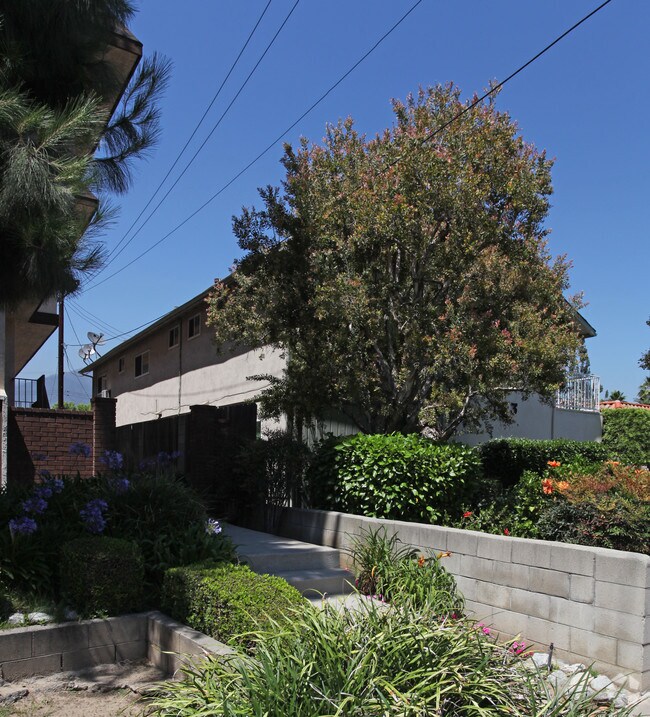Building Photo - 733 E Duarte Rd
