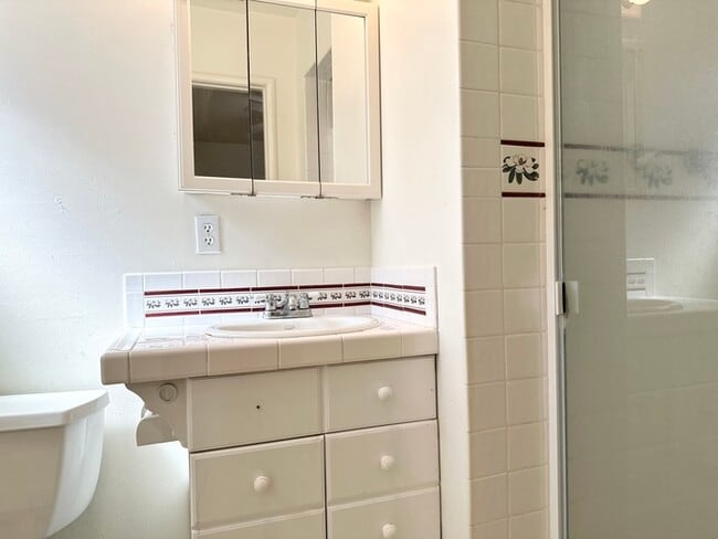 Building Photo - Charming Single-Story Home in Fair Oaks!