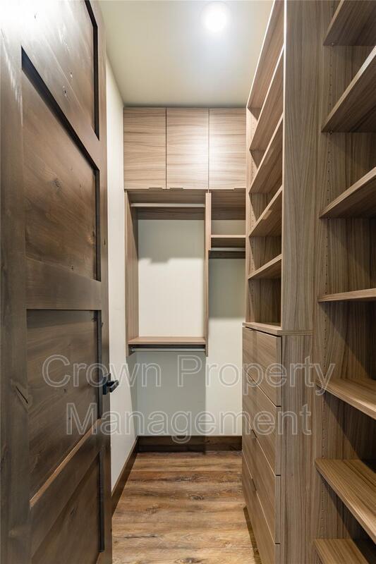 Building Photo - 317 Akers Ln