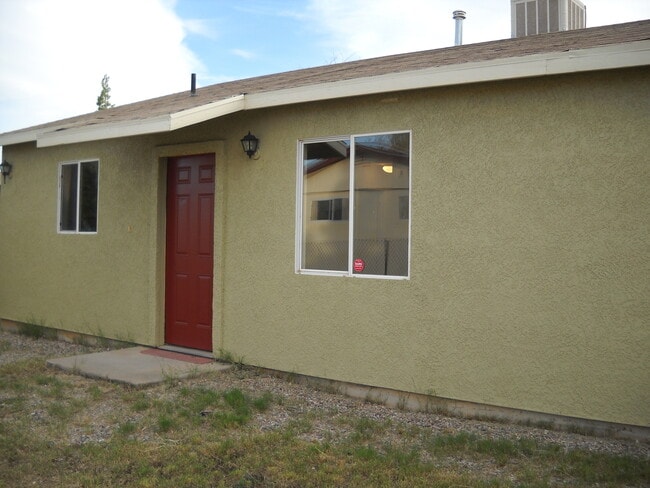 Building Photo - Palominas