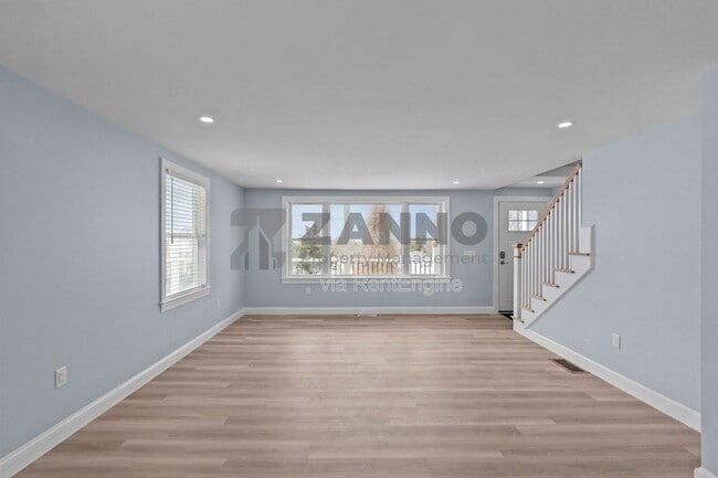 Building Photo - 24 Vernon Ave