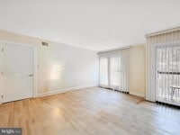 Building Photo - 1704 N Park Dr