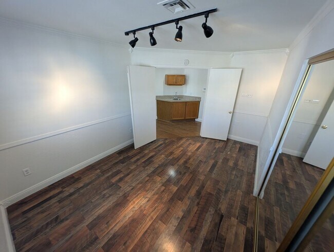 Building Photo - 8432 Airmont Ct