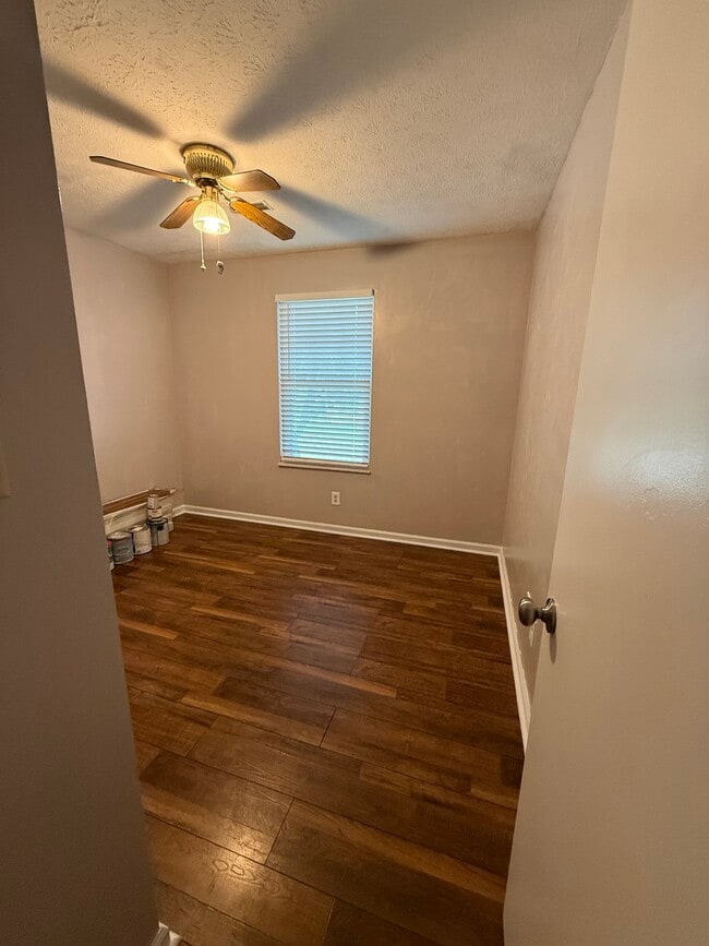 Building Photo - 4512 Hooks Ln