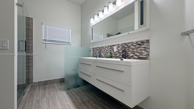 Building Photo - 4310 Diamond Way