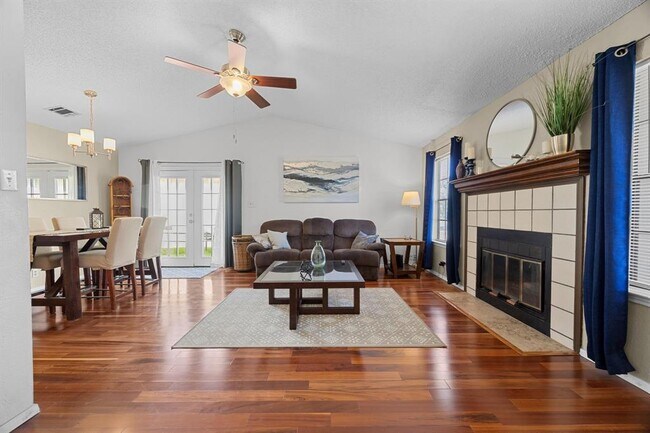 Building Photo - 1111 Fairlawn Cove