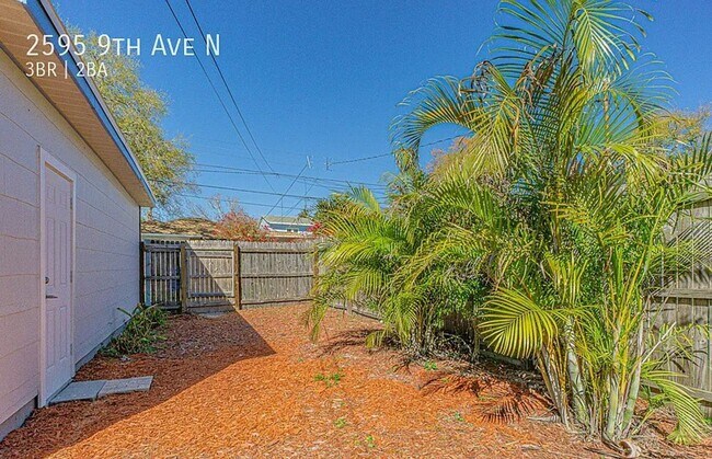 Building Photo - Stunningly Remodeled 3-Bedroom Home on a C...