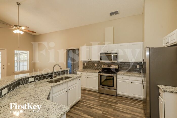 Building Photo - 2047 Eclipse Dr