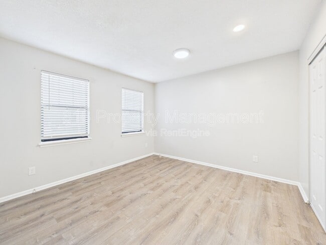 Building Photo - 3108 Eaton St