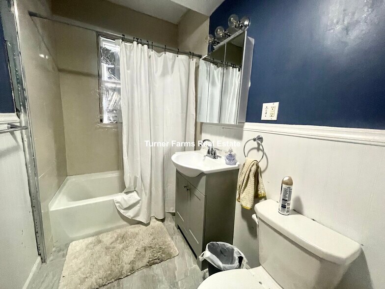 Building Photo - 207 Boston Ave