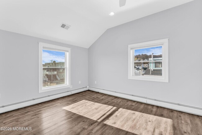 Building Photo - 2 Bedle Pl