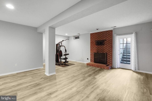 Building Photo - 5040 Southern Star Terrace