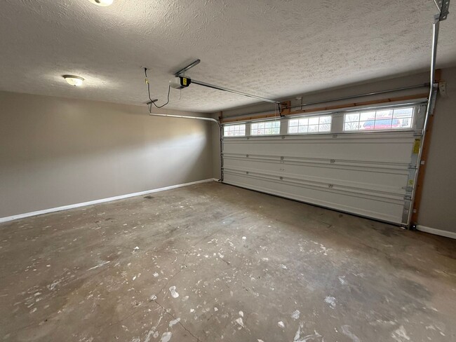 Building Photo - 3 bedroom 2 bath Single Family Home White Pine, TN