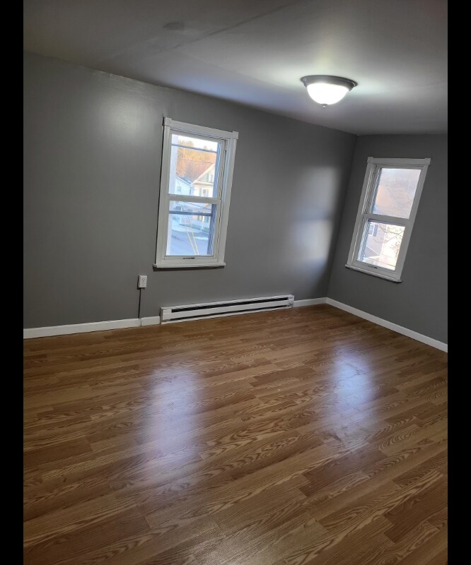 Building Photo - 107 Canaan St