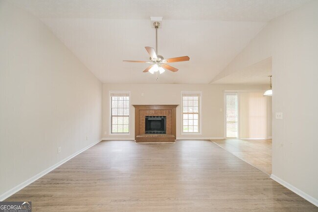 Building Photo - 239 Northbridge Dr