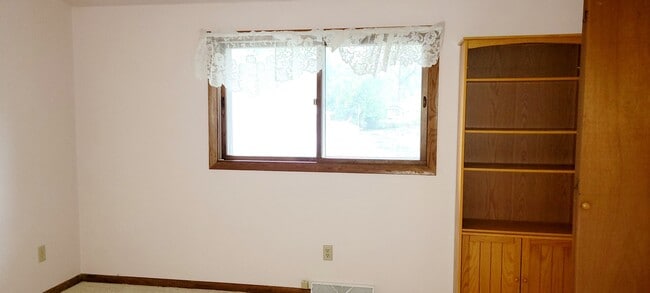 Building Photo - 41511 N Country Club Dr
