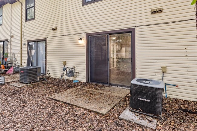 Building Photo - 205 Marquette St