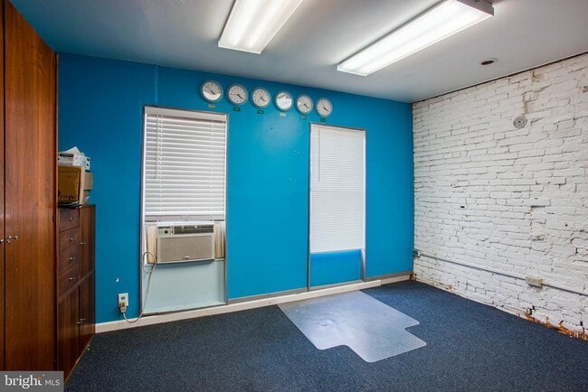 Building Photo - 733 N 24th St