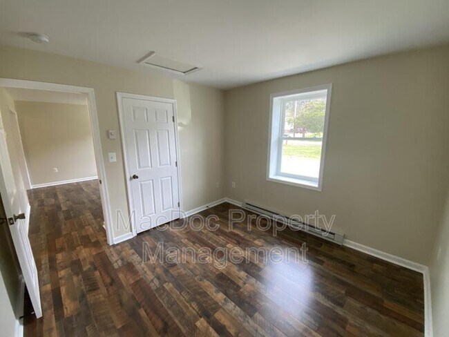 Building Photo - 114-116 Loch Lane Drive Apt 5