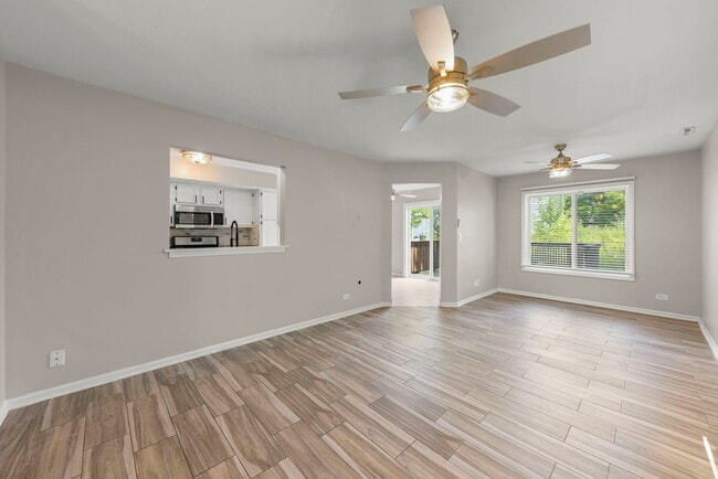 Building Photo - 2661 Prairieview Ln S