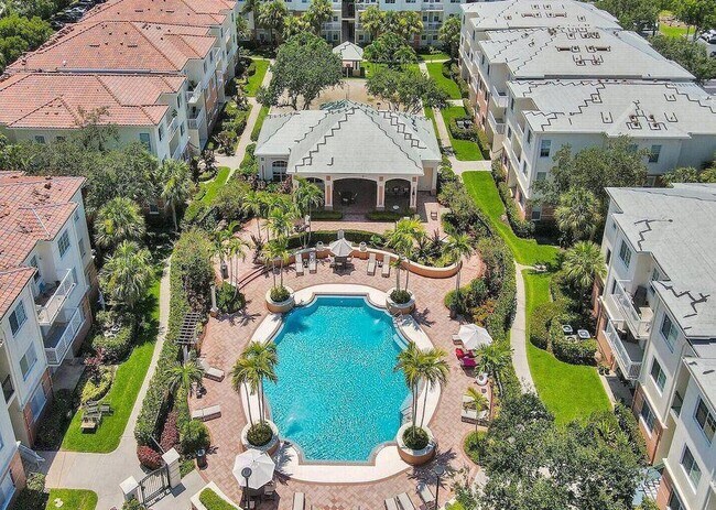 Building Photo - 9857 Baywinds Blvd