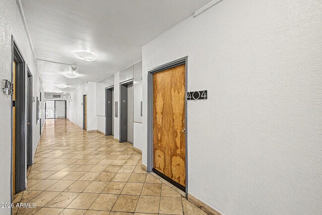 Building Photo - 805 N 4th Ave
