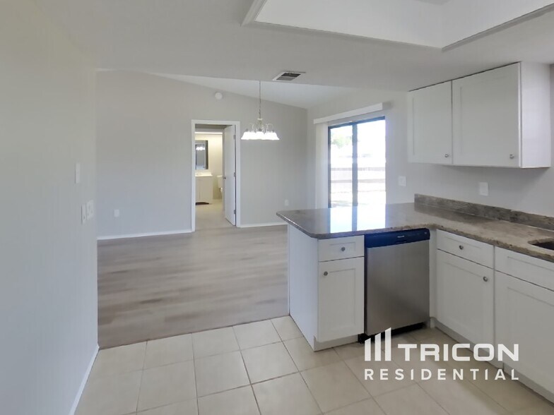Building Photo - 3026 Aldoro Ave