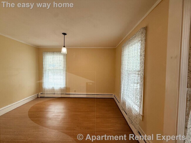 Building Photo - 15 Laurel St