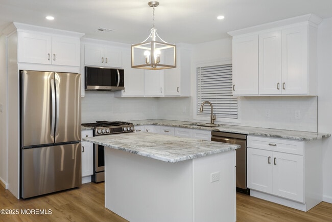 Building Photo - 2401 Mallow St