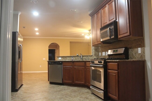 Building Photo - 111 W Kentwick Pl