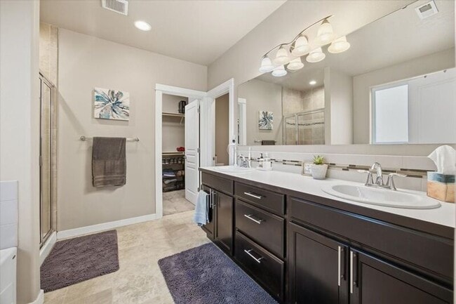 Building Photo - 368 Wishkah Dr