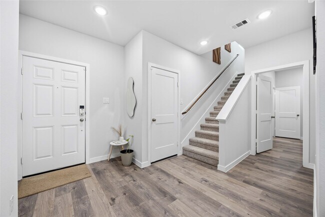 Building Photo - 11623 Prosperity Dr