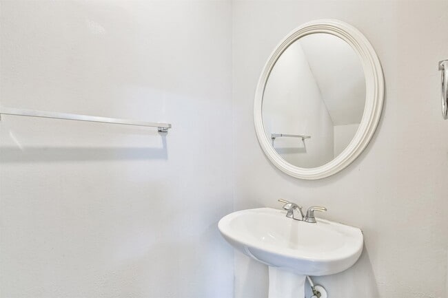 Building Photo - 18802 Half Volley Cir