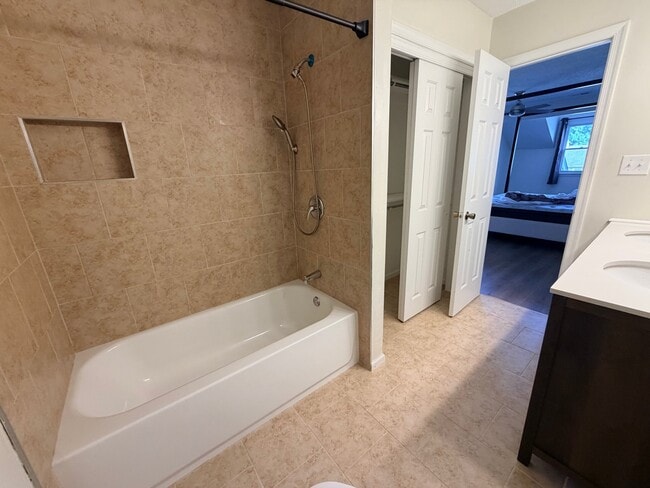 Building Photo - 4515 Renwood Ct