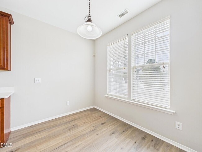 Building Photo - 302 Meeting Hall Dr