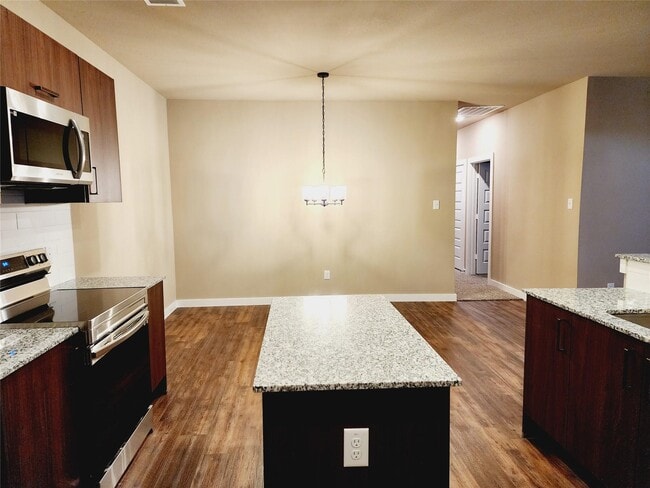 Building Photo - 9836 Grosbeak Ln