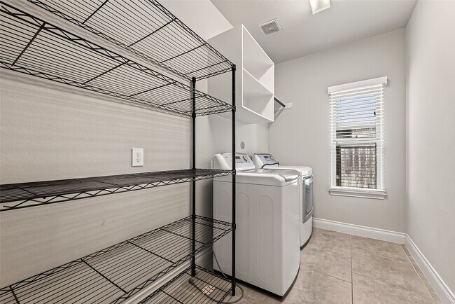 Building Photo - 2107 Cinnamon Teal Cir