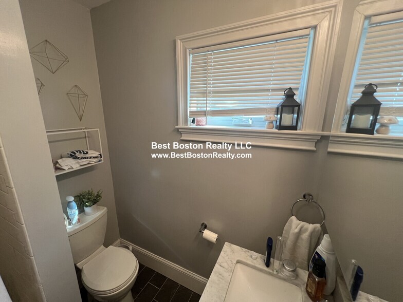 Building Photo - 337 Highland Ave