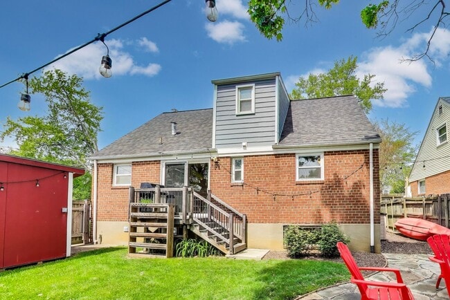 Building Photo - Coming Soon! Charming 4 Bedroom, 2 Bath Ca...