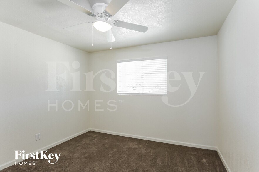 Building Photo - 3124 W San Miguel Ave
