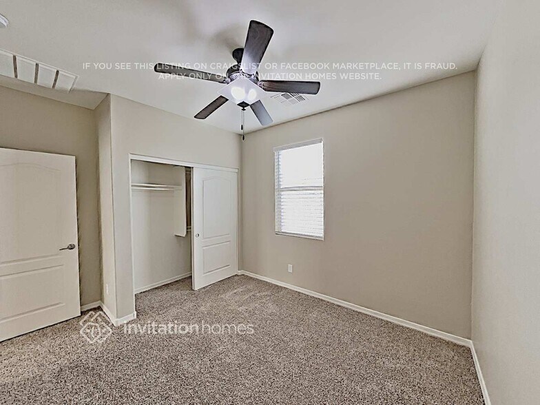Building Photo - 9731 E Axle Ave