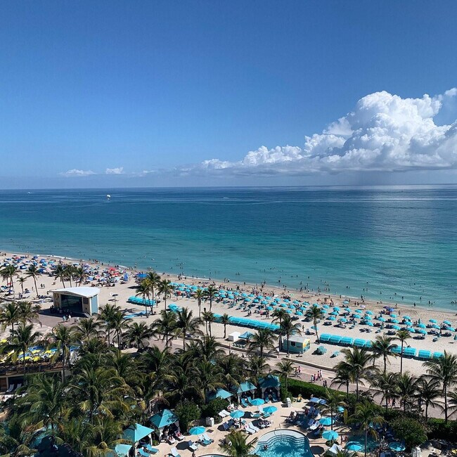 Building Photo - 326 Madison St