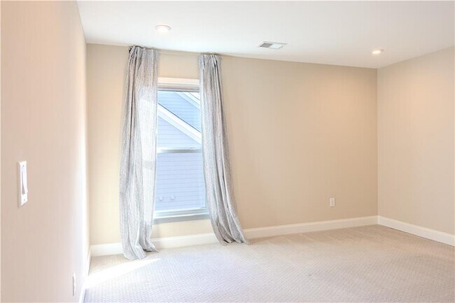 Building Photo - 8040 Scenic Ridge Wy